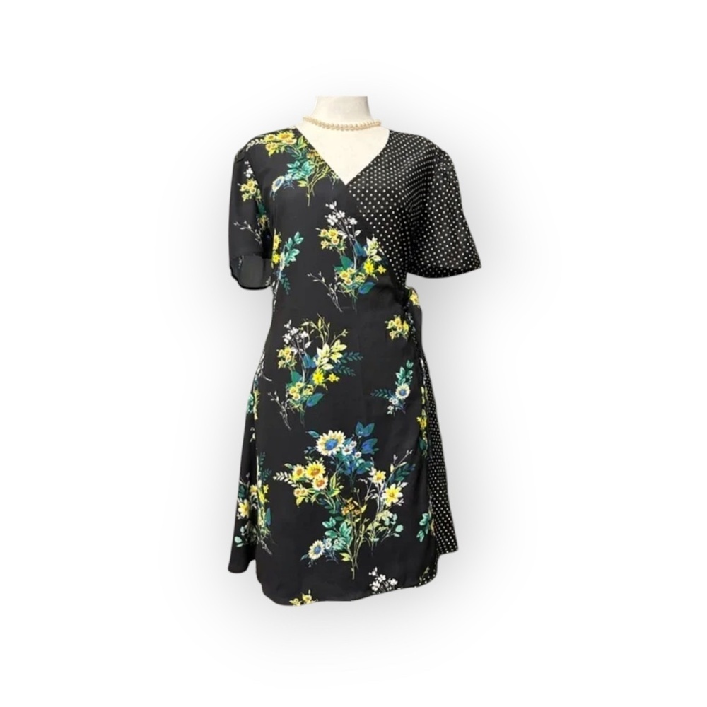 🛍️ Lea & Viola  Wrap dress with new